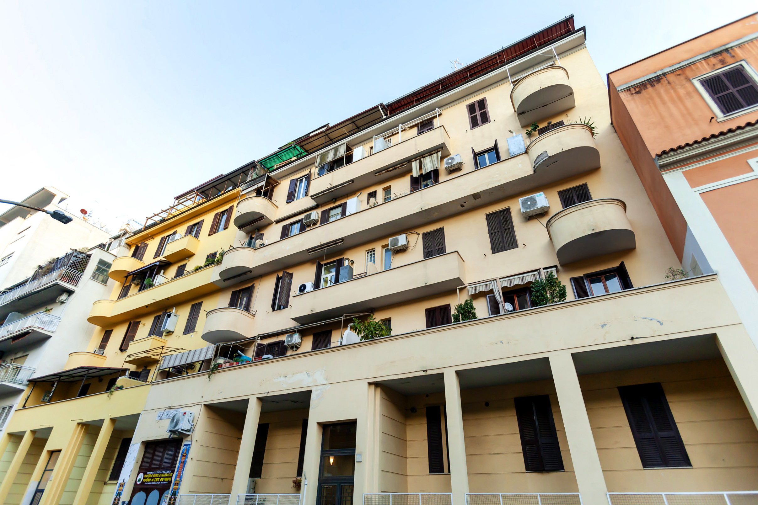 Via Gabrio Serbelloni monolocale con balcone