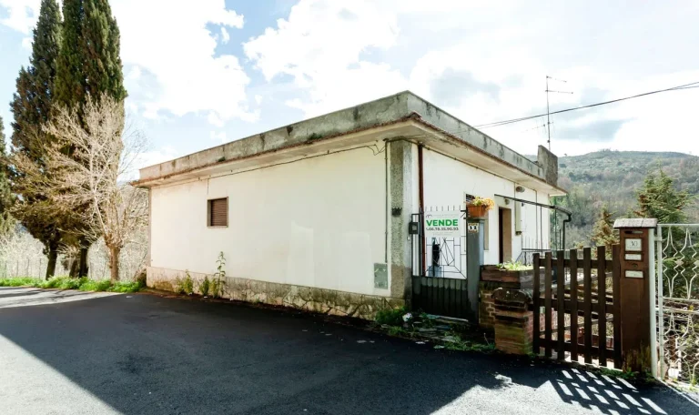 Quadrilocale in vendita a Vicovaro in Via Valeria Vecchia, 32