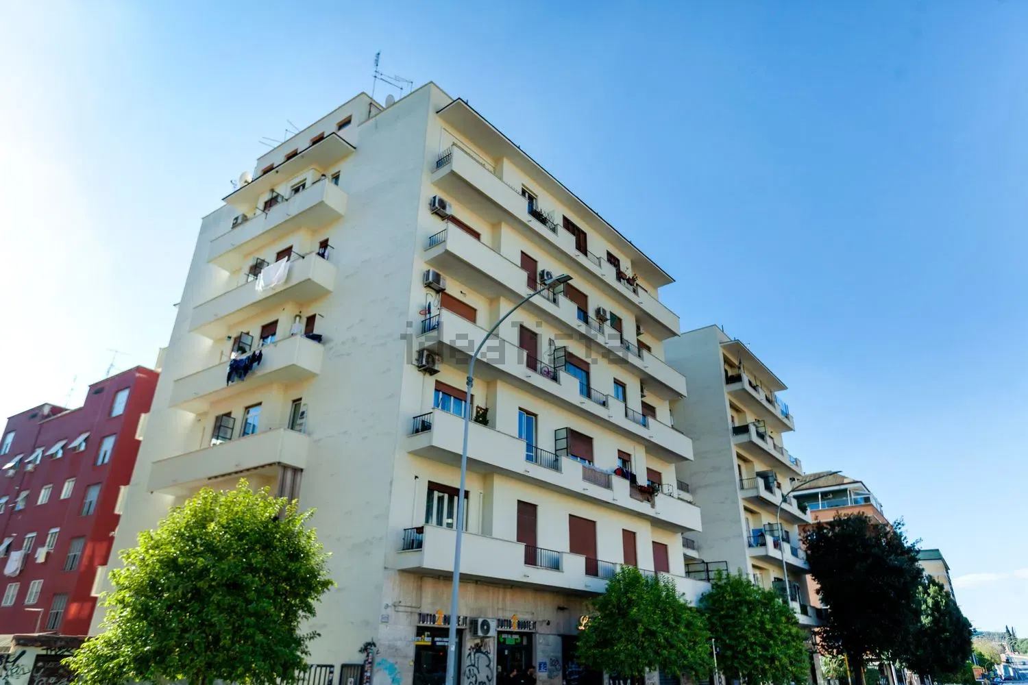 Trilocale in vendita a Roma in Via Tuscolana