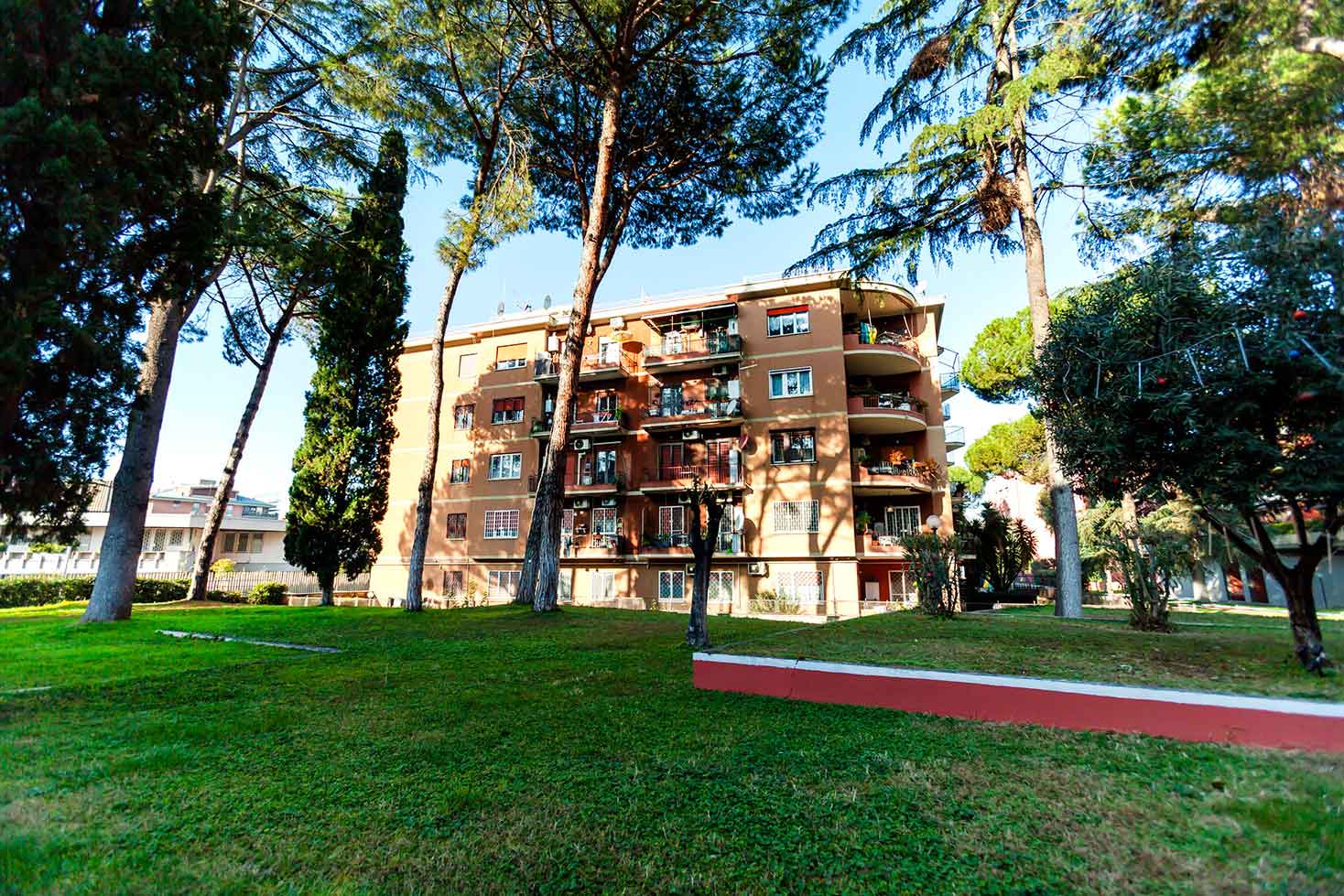 Trilocale in vendita a Roma in Via Tor Caldara