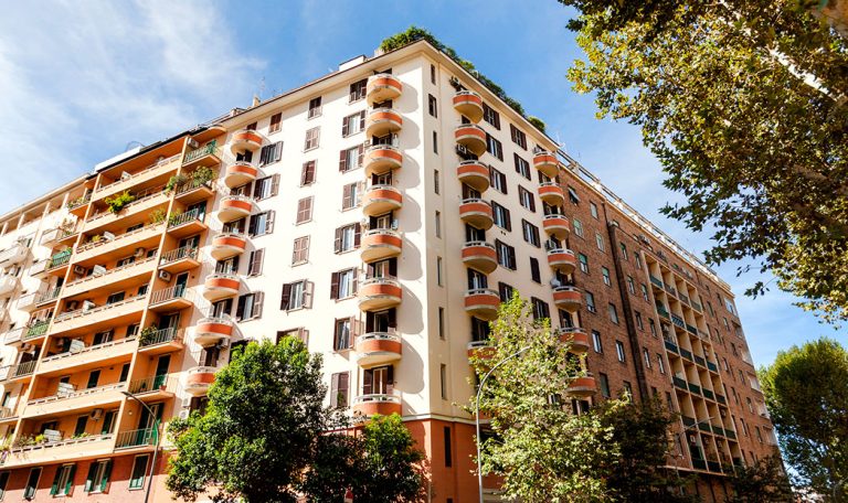 Trilocale in vendita a Roma in Via Satrico, 32